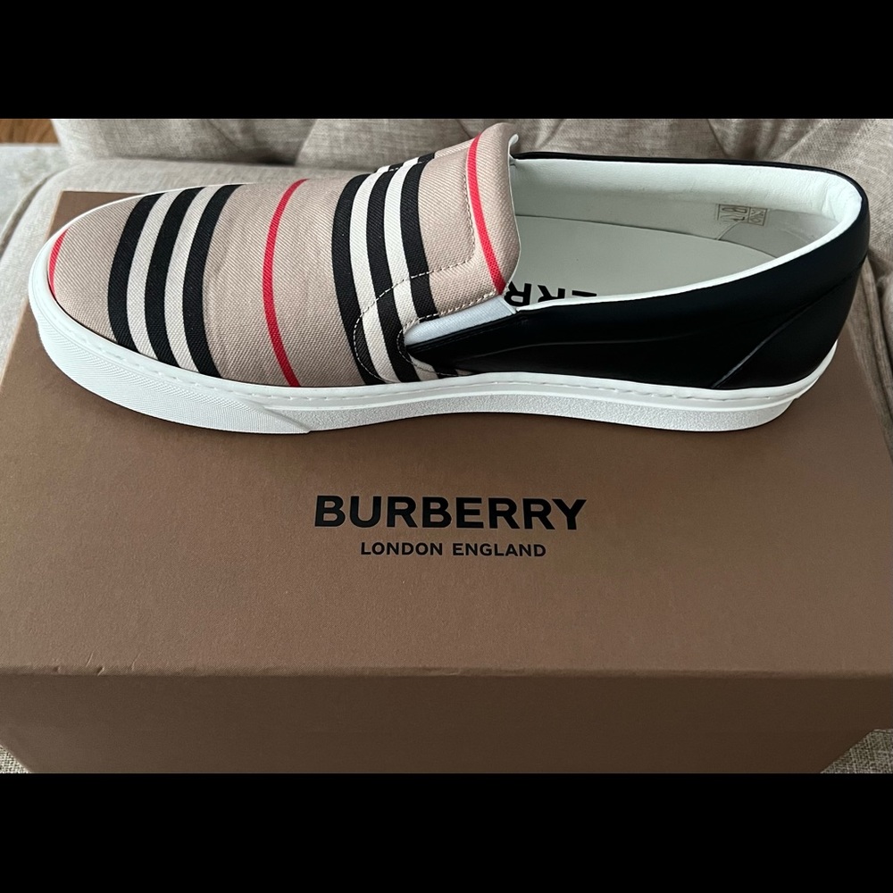 BURBERRY Low Top Sneaker (no longer available online or in store)